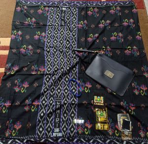 SARUNG LAMIRI MST S90 FULL SUTRA 100% MOTIF KEMBANG