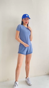 Bộ đồ đùi nữ phong cách thể thao mới gồm áo ngắn tay và quần đùi phối lưới lưng cao trẻ trung
