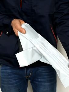 50 Pcs Beg Kurier Fragile Courier Parcel Bag Plain with pocket plastik kurier beg flyer flyers