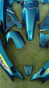 ชุดสีใส่เวฟ 125R หัวแหลมเบ้ากุญแจกลม มี12ชิ้นสีเขียวหัวเป็ด