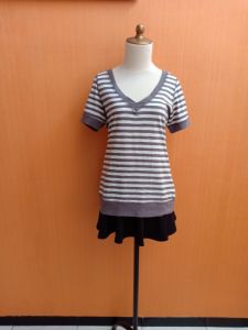 atasan kaos wanita abu putih TWENTYONE cewek M L lengan pendek blouse vneck santai