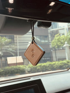 Handmade Vegetable Tanned Leather Safe Automobile Hanging Ornament First Layer Cowhide Decoration Pendant Genuine Leather Car Interior Hanging Accessories Carry-on Pendant