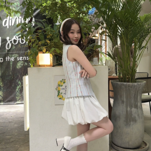 VETAKA Hommie Vest (เสื้อกั๊ก กระดุมหน้า ผ้าคอตตอนนำเข้าเฉพาะของแบรนด์)