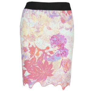 กระโปรงสั้นทรงเอเอวสูงสีแดงลายดอกไม้ กระโปรงทรงเอเอวสูง ผ้าโพลีเอสเตอร์ผสมไนลอน กระโปรงทรงเอทรงเอเอวสูง