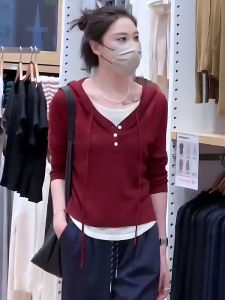 Spring Autumn Design Sense Fashionable Knitted Long Sleeve Hoodie Women Base Shirt Top Commute Style Thin Short Length Color Block