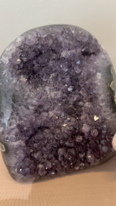 Large Brazilian Amethyst Geode 10 x 12 x 12 cm 2.02 kg | Self-Standing Crystal | Light Purple Quartz | Natural Crystal Specimen Mineral | Home Decor | Unique Gift