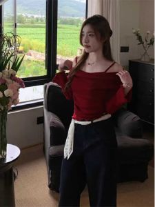 เสื้อยืดคอกลมแขนยาวทรงสลิมฟิตสำหรับผู้หญิง สีแดงไวน์สีขาว แฟชั่นฤดูใบไม้ร่วง 2024 จีนแผ่นดินใหญ่