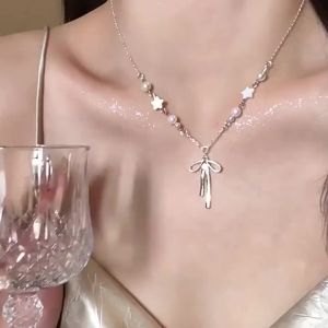 สร้อยคอโซ่ประดับไข่มุกจี้โบว์insแฟชั่นเกาหลีแบบเรียบง่ายโซ่ไหปลาร้า2024ใหม่เข้ากับทุกการแต่งกาย