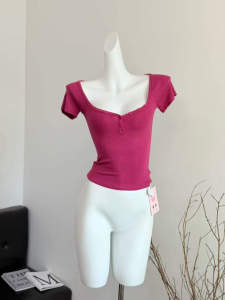 เสื้อยืดคอตั้งทรงเข้ารูปแขนสั้นผ้าโมดอลสีพื้นสำหรับผู้หญิงในฤดูร้อน เสื้อผ้าทำงานสไตล์เรียบง่ายสวมใส่สบาย