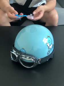 Cute Spinning Propeller Helmet Fan Topper for E-Motorcycle - Suction Cup Hat Decor Fun Delivery Rider Accessory