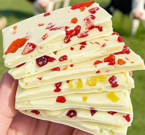 Thousand layer milk skin cheese containing dairy products 250g 500g   千层奶皮