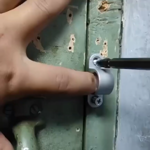 （Fast Delivery）Aluminum Alloy Security Automatic Window Gate Lock Spring Bounce Door Bolt Latch With screws