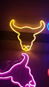 other | Bull Head Neon Sign Lights Battery Powered LED Light for Bedroom Room Decoration Gift Night Light Decoration Party Holiday