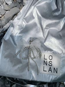 ทําด้วยมืออเนกประสงค์ ลูกไม้ กระเป๋าปมผีเสื้อมุก Charm หูฟัง เคส พวงกุญแจ กางเกง หัวเข็มขัดเครื่องประดับแฟชั่น