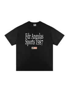 เสื้อยืดแขนสั้นสีดําระบายอากาศสําหรับผู้ชายผู้หญิงแฟชั่นเครื่องแต่งกายลําลองฤดูร้อนขนาดใหญ่พร้อมการออกแบบพิมพ์ตัวอักษร