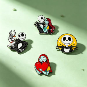 Bandai | 4 Mô Hình Xương Khớp Ma Quái Trang Trí Men Gốm Bộ 4 Món Huy Hiệu Cài Áo Hoạt Hình Kinh Dị Phim Điện Ảnh Dành Cho Nữ Trang Trí Ba Lô Quà Tặng Halloween