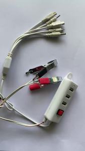Universal 3USB Clip Switch Charger for Mobile Phones Battery Powered Compact Travel Charger for Electronics