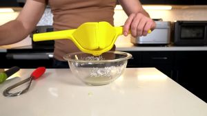 Max Juice Extraction Lemon Lime Squeezer EasytoUse Flat Lemon Squeezer With Leverage Squeezer With Built In Strainer Yellow