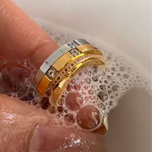 Luxurious French Style Customized Titanium Ring with Micro Inlaired Zirconia for Women Vintage European and American Fashion Combination Ring