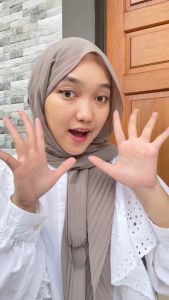 Emina Daily Matte Cushion - Bedak Basah Matte Finish Tahan Lama Makeup Emina BPOM