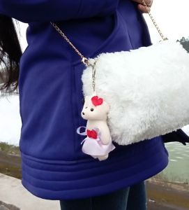GRATIS GANTUNGAN BONEKA LUCU TAS SELEMPANG WANITA KEKINIAN TERBARU 2024 TERMURAH WARNA PUTIH VIRAL BULU KOREA REMAJA DEWASA