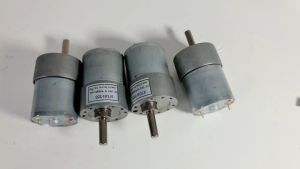 Động cơ giảm tốc GB37-555 12-24V tốc độ RPM450r/min 450 vòng / 1 phút (trục 6mm). Loại tốt