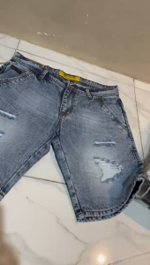 MC WISCER Celana Pendek Pria Jeans Sobek Bahan Denim Pola Skinny Tidak Melar Diatas Lutut Terbaru
