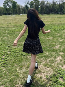 Black Floral A-line Skirt Slimming for Petite Women