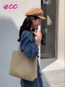 Korean Style Retro Large Capacity Casual Soft Leather Handbag Advanced Elegant and Simple Shoulder Bag