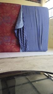 sarung kasur resleting motif kotak-kotak bahan katun polimikro / sprei kasur Resleting