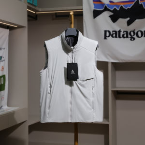 เสื้อกั๊กผ้าฝ้ายแบบมีฮู้ดสำหรับฤดูใบไม้ร่วงและฤดูหนาวสำหรับคู่รักชายและหญิงแบบอเนกประสงค์ เสื้อกั๊กแบบสวมหัวแบบลำลองสำหรับกลางแจ้ง