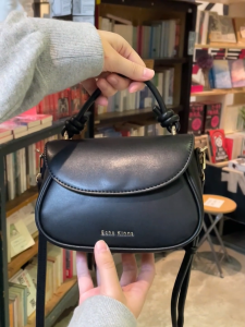 กระเป๋าถือผู้หญิง หนัง PU คุณภาพดี แฟชั่นดีไซน์เกาหลี ทรงเล็ก น่ารัก กระเป๋าสะพายข้าง สะพายข้างหรือถือได้