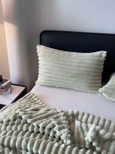 Chăn Lông Thỏ Kẻ Tăm Chất Liệu Mềm Mịn Size 2mx2m3 Hàng Nhập Khẩu Cao Cấp Nặng 15kg Dày Dặn