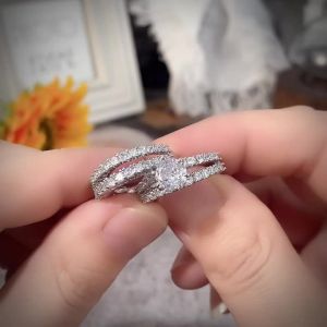 Huitan Sparkling 2Pcs Set Cubic Zirconia Rings for Women Wedding Engagement Fashion Jewelry Luxury Trendy Female Rings Wholesale
