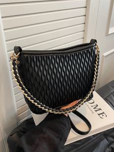 Fashionable Underarm Womens Bag 2025 New Style Chain Single Shoulder Bucket Bag Versatile Simple Crossbody Bag for All Seasons