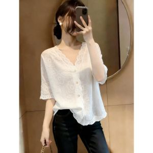 V.C.I | French Lace Mid-Sleeve Blouse