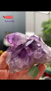 紫水晶簇 Amethyst Cluster ✨ 稳定情绪 · 提升专注 · 招贵人聚正气 🌌 Cleanses the aura · Calms emotions · Enhances focus