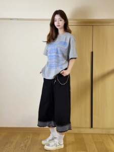 กางเกงยีนส์ทรงหลวมเอวสูงสีดำสำหรับผู้หญิงในช่วงฤดูร้อน กางเกงขายาวทรงหลวมขากว้างหลายกระเป๋า กระดิ่งแบบย้อนยุคสไตล์อเมริกัน