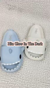 [BELI LOKAL XFS] IU - Sandal Hiu GLOW IN THE DARK Dewasa Wanita Import Sendal Main Motif Baby Shark
