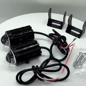 ไฟหน้าเลนส์ LED สปอตไลท์สองสีไฟมอเตอร์ไซค์ไฟสปอร์ตไลท การออกแบบสองสี（ขาว + เหลือง）เลนส์โฟกัสคู่ หลอดมีอายุมากกว่า