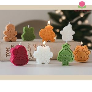 4PCS/Box INS Christmas Scented Candle Gift Box Set Decoration Fragrance Snowman Christmas Tree Gingerbread Man Wedding Souvenir Birthday Valentine Day Farewell Gift Box Home Décor 圣诞香薰蜡烛礼盒