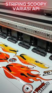 Sticker Striping Variasi Scoopy Motif Api Universal Scoopy