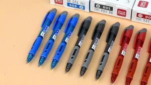 DELI Gel Ink Pen 0.5mm 得力按动中性笔 Pen Dakwat Gel Tekan Pen Pelajar Peperiksaan Stationery Student Pen Blue Red Black Pen