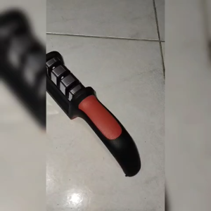 ASAH PISAU ROLLER ASAHAN PISAU GUNTING ROL merah hitam roler