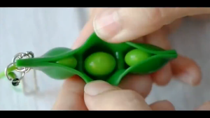 Squeeze Edamame Toys Peas Beans Keychain Pop Fidget Squishy Decompression Reduce Stress Adult relax toy