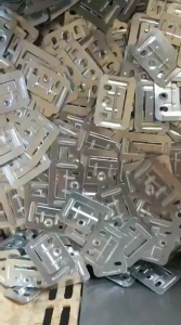 100Pcs Stainless Steel Fluted Cladding Gusset Clip Anti-Rust Wall Panel Fixing Clamp Hardware Durable Wainscot Installation Fastener Clips Stable Mounting Connector for Interior Decorative Wall Board and Fluted Panel Decoration Projects