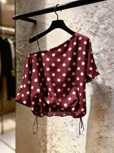 SHUAIYUE | Áo Thun Thời Trang Dots Off-Shoulder Màu Đỏ