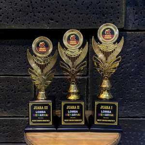 Piala Set Juara 123 Tiga Piala Tropy Lomba Kejuaraan Model Butterfly Kupu-kupu
