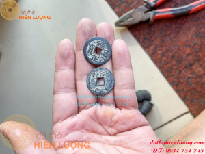 Đồng Xu Cổ Âm Dương Kích Tài Vận Màu Đen - Vật Phẩm Phong Thuỷ