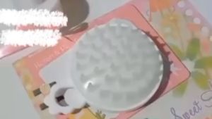 Sikat Sisir Pembersih Kulit Kepala & Alat Pijat Kepala Silikon